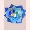 mini bouquet de rosas azules