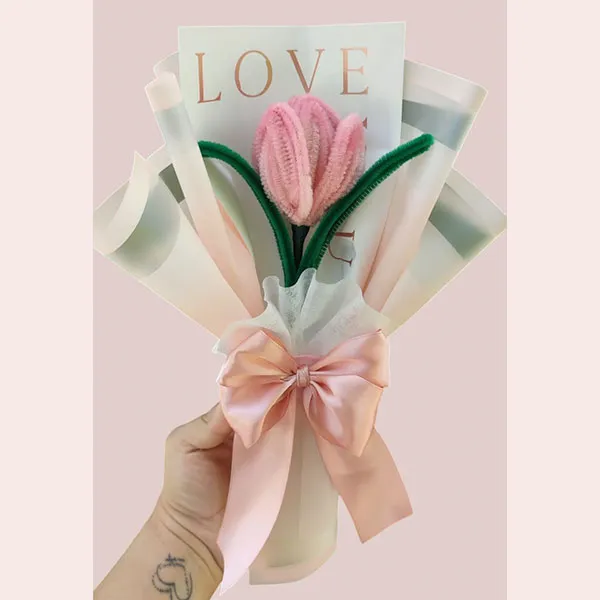 Tulipán-de-Limpia-Pipas-Hecho-a-Mano Tulipán de Limpia Pipas Hecho a Mano | Mini Ramo Floral