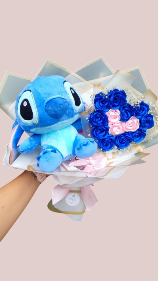 ramo corazon mini con peluche stitch