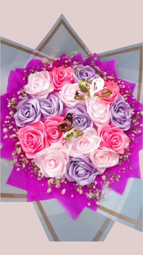 ramo de 16 rosas eternas