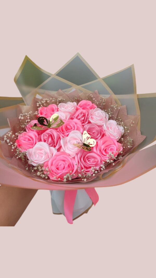 ramo de 16 rosas