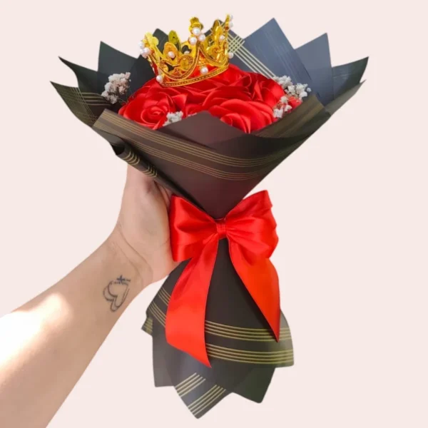 Mini Ramo de Rosas Eternas con Corona