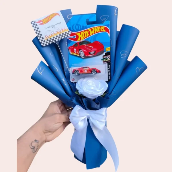Ramo Hot Wheels con Rosa Eterna Ramo Hot Wheels con Rosa Eterna