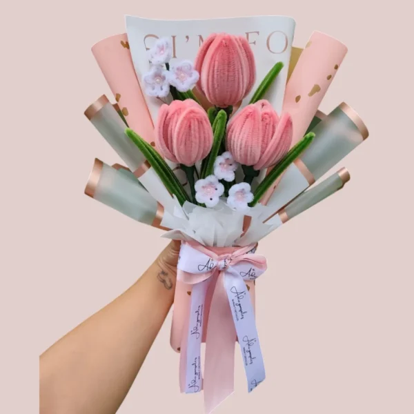 Ramo de Tulipanes en Limpiapipas para Regalo Especial Ramo de Tulipanes en Limpiapipas para Regalo Especial