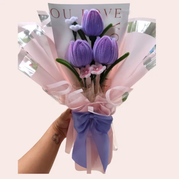 ramo de 3 tulipanes lila Ramo de Tulipanes en Limpiapipas para Regalo Especial
