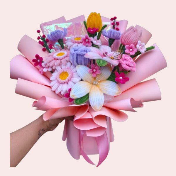 ramo de flores mixtas en limpiapipas Ramo Primavera de Flores en Limpiapipas – Bouquet Artesanal