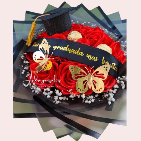 ramo-graduacion-rosas-chocolates-birrete.jpg