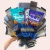 ramo para grado con dulces-Photoroom Ramo para Grado con Dulces y Rosas Eternas | Regalo de Graduación