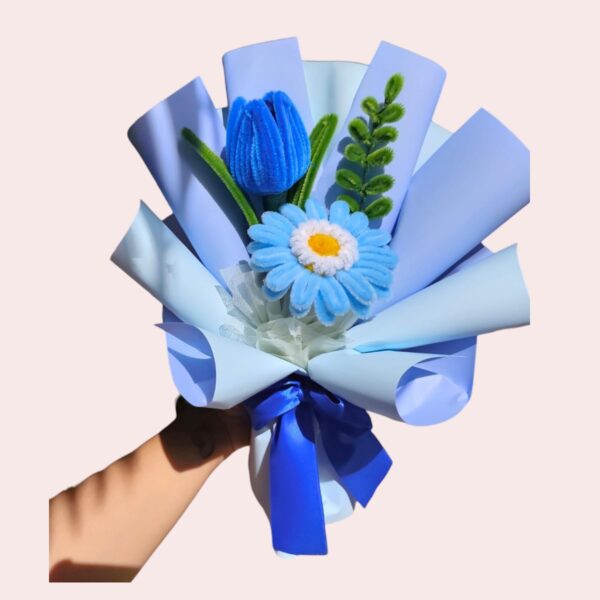 Ramo-Flores-de-Limpiapipas-Tulipan-y-Margarita-azul