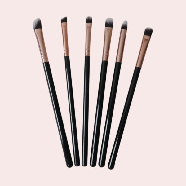 Kit de brochas profesionales para ojos con cerdas suaves y diseño elegante (1) Kit-de-brochas-profesionales-para-ojos-con-cerdas-suaves-y-diseno-elegante